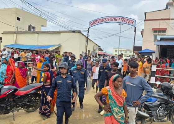सुरक्षाको माँग गर्दै प्रादेशिक अस्पताल सिरहामा आकस्मिकबाहेक सेवा ठप्प