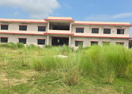 करोडौं लगानीको सरकारी भवन अलपत्र,  लाखौं तिर्छ पालिकाले घरभाडा