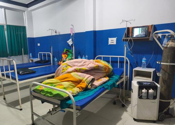 सेफ्टि ट्यांकको सेट्रिङ्ग खोल्नेक्रममा बेहोस भएका मजदुर उद्धार गर्न गएका दुई युवक पनि भए बेहोस