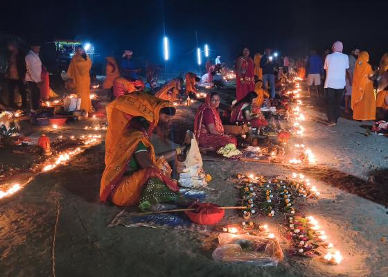 कमला नदीमा ‘धामी–झाँक्री मेला’, हजारौं भक्तजनको उपस्थिति कमला नदीमा ‘धामी–झाँक्री मेला’, हजारौं भक्तजनको उपस्थिति