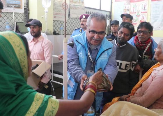 अन्तर्राष्ट्रिय मानव अधिकार दिवसको अवसरमा विरामीलाई फलफूल वितरण अन्तर्राष्ट्रिय मानव अधिकार दिवसको अवसरमा विरामीलाई फलफूल वितरण