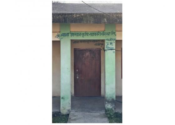 साना किसान कृषि सहकारीमा ताला ठोकेर कर्मचारी सम्पर्क विहिन, साधारण किसान मर्कामा