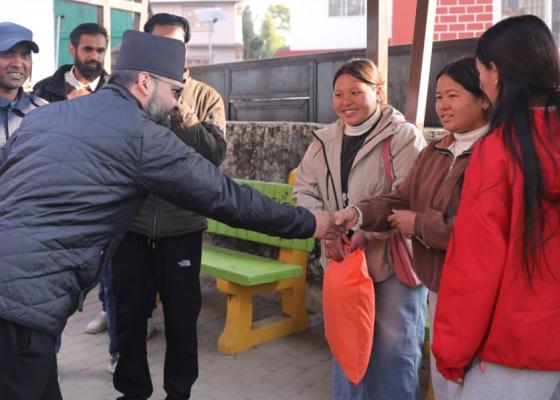 चुनावी प्रचारका लागि बालेन उक्ले इलाम (तस्बिरहरू) 