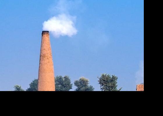 सरकारी निर्देशनको उलङ्घन गर्दै मधेशका उद्योगले पोल्न थाल्यो इँटा, नियमनकारी निकाय नै शंकाको घेरामा सरकारी निर्देशनको उलङ्घन गर्दै मधेशका उद्योगले पोल्न थाल्यो इँटा, नियमनकारी निकाय नै शंकाको घेरामा