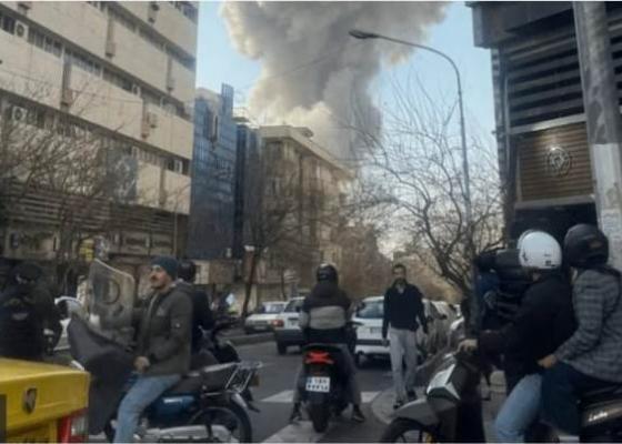 इरानमा भएका हमलामा अमेरिका सामेल भएको ट्रम्पको भनाइ, ‘क्षेप्यास्त्र उद्योग’ ध्वस्त पारिदिने धम्की