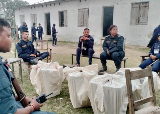 मतगणनास्थलमा पुग्नथाल्यो मतपेटीका, आजैबाट मतगणना हुने   