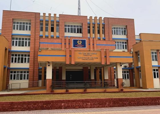 मधेसका सरकारी कार्यालयबाट ३३ जना पक्राउ, लेखापढी व्यवसायी भन्छन् – बिचौलिया होइनौँ