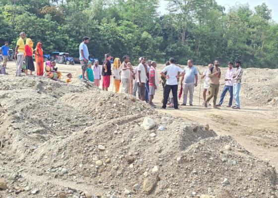 अनुमति नलिई सामुदायिक वन क्षेत्रमा वालुवागिट्टी भण्डारण र उत्खनन, सम्वन्धित निकाय मौन 
