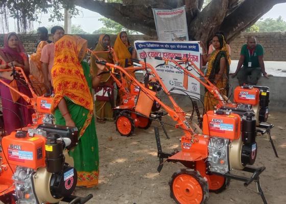  करार खेतीका गर्दै आएका भूमिहीन दलितलाई हाते ट्याक्टर सहयोग