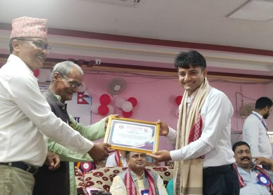 लहान नगरपालिकाद्वारा दुई सञ्चारकर्मी  सम्मानीत
