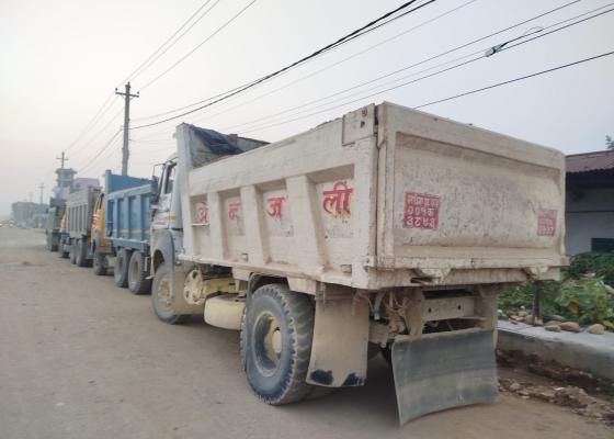 सिरहाको छुट्टा–छुट्टै स्थानबाट ग्राभेल उत्खननमा प्रयोग भएका ११ थान सवारीसाधन प्रहरी नियन्त्रणमा 