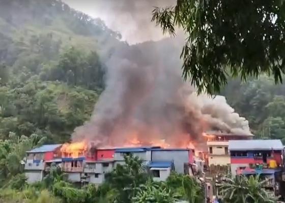 ताप्लेजुङको दोभान बजारमा भीषण आगलागी